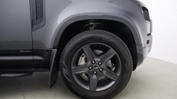 2021 (21) LAND ROVER DEFENDER 3.0 D300 X-Dynamic HSE 110 5dr Auto 5411897
