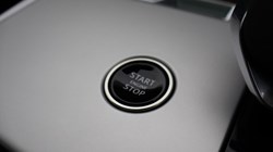 2025 (25) LAND ROVER RANGE ROVER 3.0 P400 SE 4dr Auto 5429169