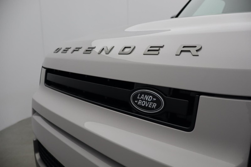 2026 (26) LAND ROVER COMMERCIAL DEFENDER 3.0 D250 Hard Top S Auto [3 Seat] 5421360
