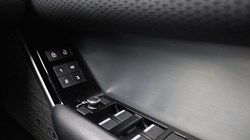 2021 (21) LAND ROVER RANGE ROVER VELAR 3.0 D300 MHEV R-Dynamic SE 5dr Auto 5437069