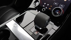 2021 (21) LAND ROVER RANGE ROVER VELAR 3.0 D300 MHEV R-Dynamic SE 5dr Auto 5437060