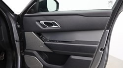 2021 (21) LAND ROVER RANGE ROVER VELAR 3.0 D300 MHEV R-Dynamic SE 5dr Auto 5437044