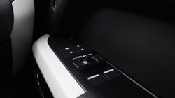 2023 (73) LAND ROVER DEFENDER 3.0 D250 X-Dynamic HSE 90 3dr Auto 5479646