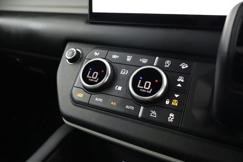 2023 (73) LAND ROVER DEFENDER 3.0 D250 X-Dynamic HSE 90 3dr Auto 5479636