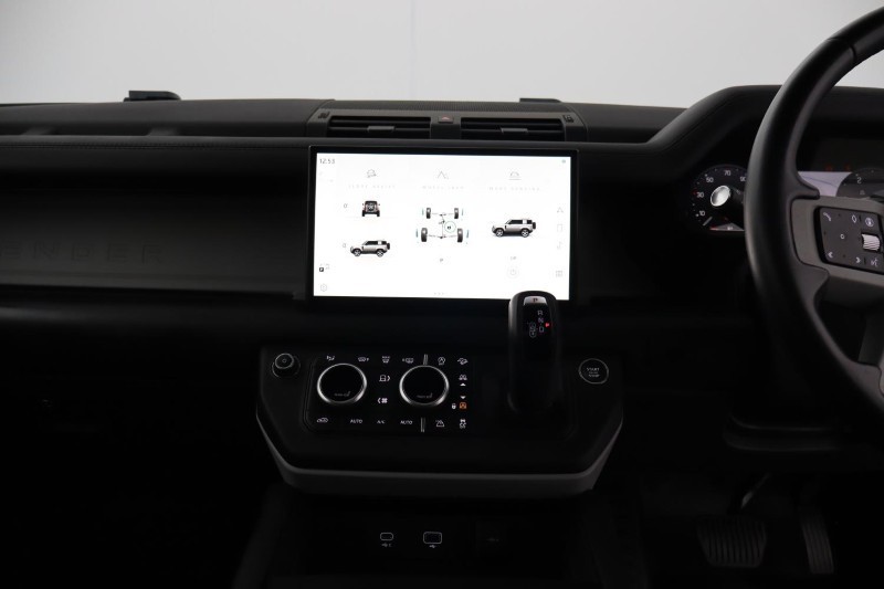 2023 (73) LAND ROVER DEFENDER 3.0 D250 X-Dynamic HSE 90 3dr Auto 5479627