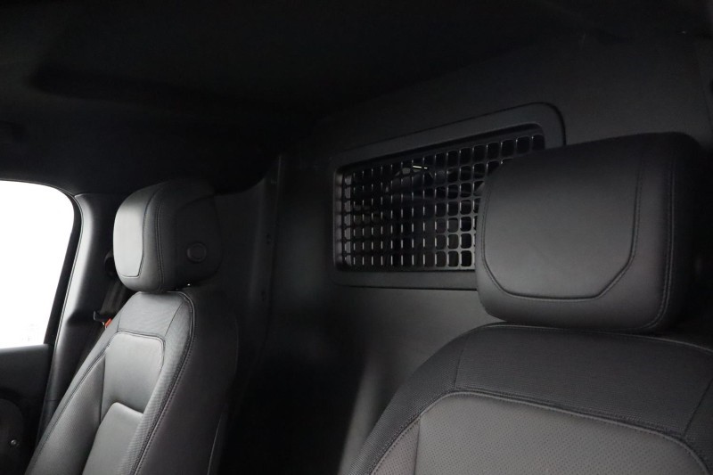 2024 (24) LAND ROVER COMMERCIAL DEFENDER 3.0 D300 Hard Top X-Dynamic HSE Auto 5416357