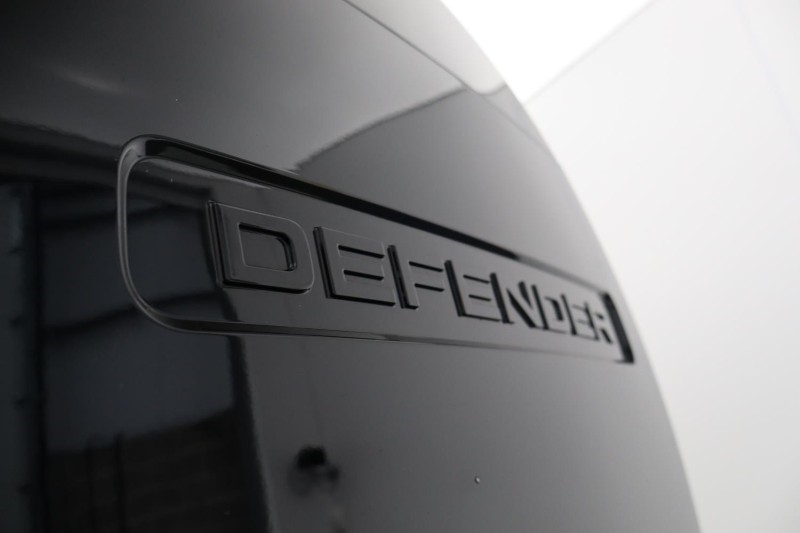 2024 (24) LAND ROVER COMMERCIAL DEFENDER 3.0 D300 Hard Top X-Dynamic HSE Auto 5416344
