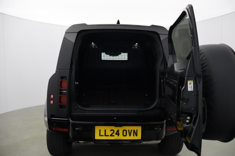 2024 (24) LAND ROVER COMMERCIAL DEFENDER 3.0 D300 Hard Top X-Dynamic HSE Auto 5416346