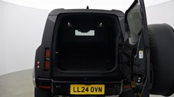 2024 (24) LAND ROVER COMMERCIAL DEFENDER 3.0 D300 Hard Top X-Dynamic HSE Auto 5416346