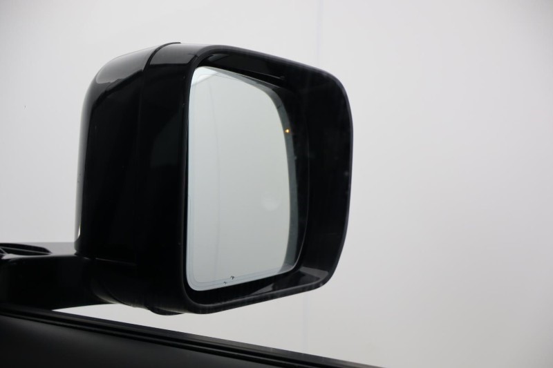 2024 (24) LAND ROVER COMMERCIAL DEFENDER 3.0 D300 Hard Top X-Dynamic HSE Auto 5416394