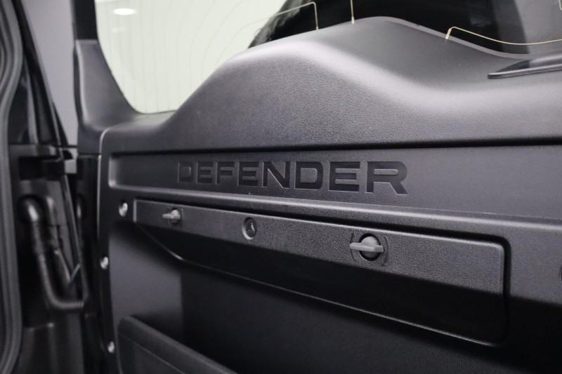 2024 (24) LAND ROVER COMMERCIAL DEFENDER 3.0 D300 Hard Top X-Dynamic HSE Auto 5416345