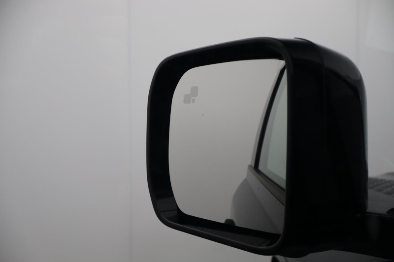 2024 (24) LAND ROVER COMMERCIAL DEFENDER 3.0 D300 Hard Top X-Dynamic HSE Auto 5416352