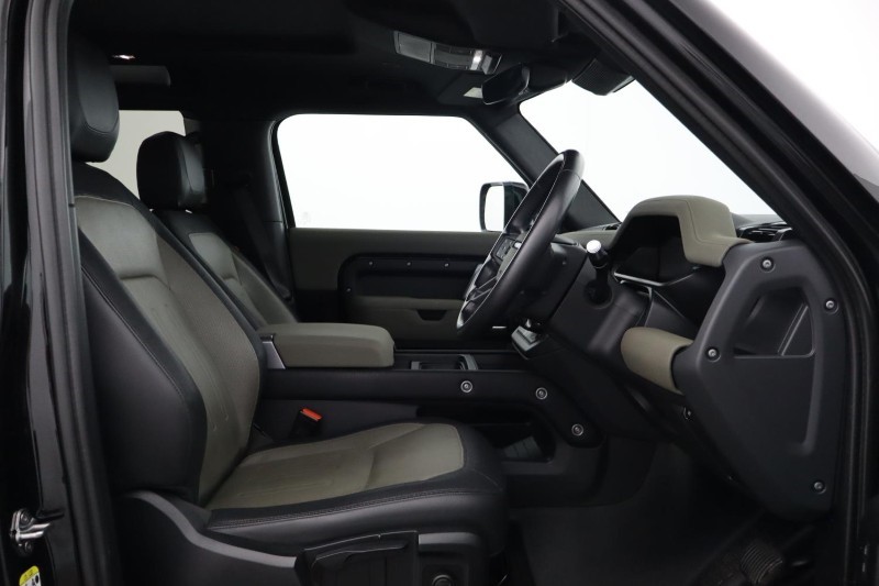 2022 (22) LAND ROVER DEFENDER 2.0 P300 X-Dynamic S 90 3dr Auto 5439176