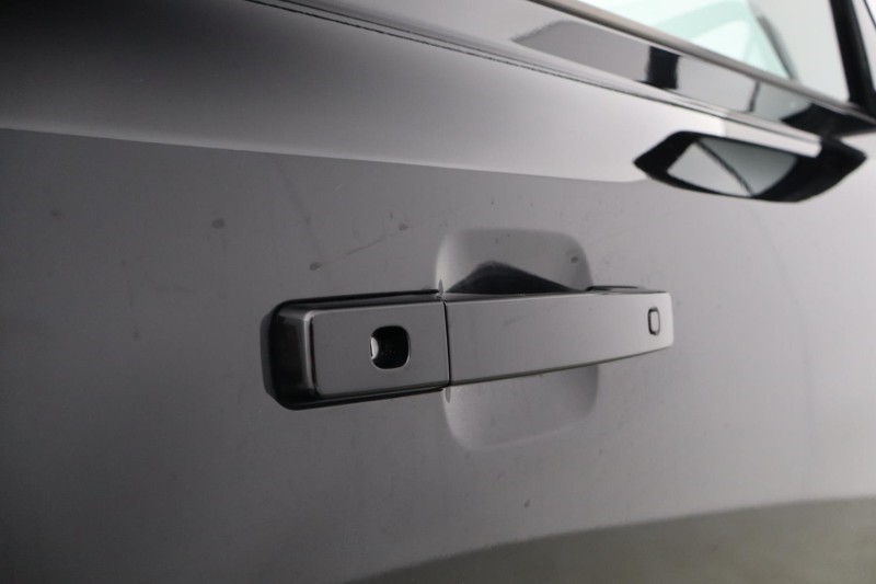 2022 (22) LAND ROVER DEFENDER 2.0 P300 X-Dynamic S 90 3dr Auto 5439174