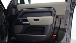 2022 (22) LAND ROVER DEFENDER 2.0 P300 X-Dynamic S 90 3dr Auto 5439175