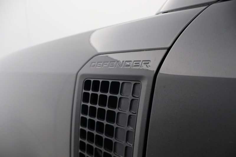 2022 (22) LAND ROVER DEFENDER 2.0 P300 X-Dynamic S 90 3dr Auto 5439187