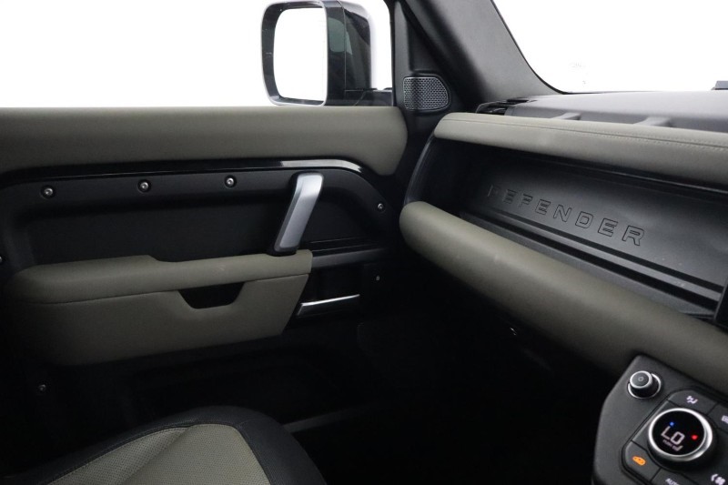 2022 (22) LAND ROVER DEFENDER 2.0 P300 X-Dynamic S 90 3dr Auto 5439214