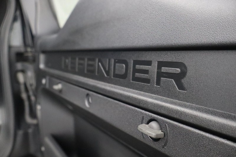 2022 (22) LAND ROVER DEFENDER 2.0 P300 X-Dynamic S 90 3dr Auto 5439166
