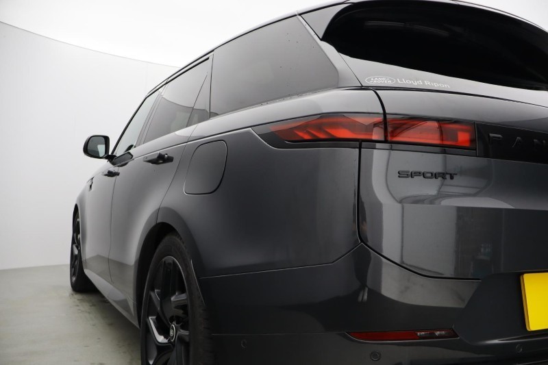 2025 (25) LAND ROVER RANGE ROVER SPORT 3.0 P460e Edition 5dr Auto 5429241