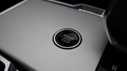 2025 (25) LAND ROVER RANGE ROVER 3.0 D350 SE 4dr Auto 5499875