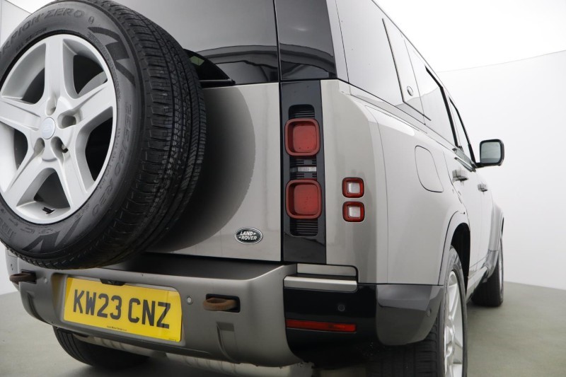 2023 (23) LAND ROVER DEFENDER 3.0 D250 X-Dynamic SE 110 5dr Auto [7 Seat] 5477131
