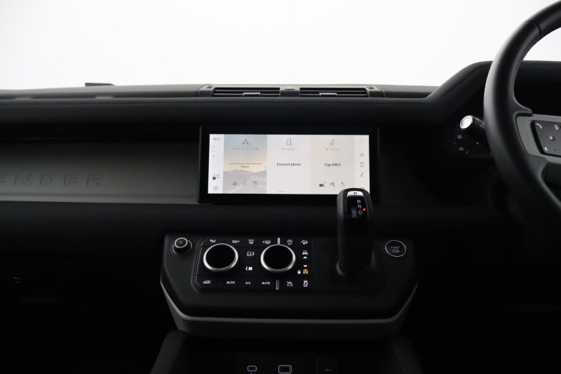 2023 (23) LAND ROVER DEFENDER 3.0 D250 X-Dynamic SE 110 5dr Auto [7 Seat] 5477169