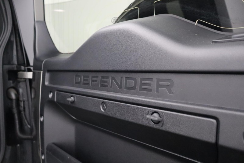 2023 (23) LAND ROVER DEFENDER 3.0 D250 X-Dynamic SE 110 5dr Auto [7 Seat] 5477138