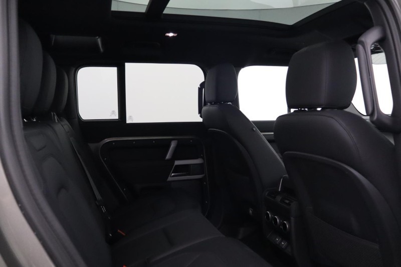 2023 (23) LAND ROVER DEFENDER 3.0 D250 X-Dynamic SE 110 5dr Auto [7 Seat] 5477155