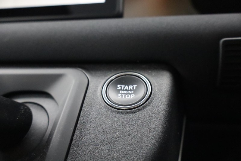 2023 (23) LAND ROVER DEFENDER 3.0 D250 X-Dynamic SE 110 5dr Auto [7 Seat] 5477206