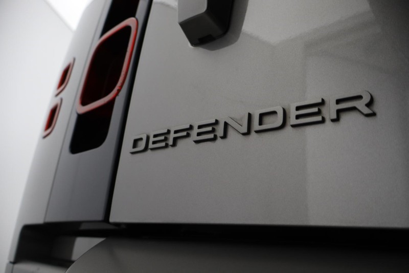 2023 (23) LAND ROVER DEFENDER 3.0 D250 X-Dynamic SE 110 5dr Auto [7 Seat] 5477137