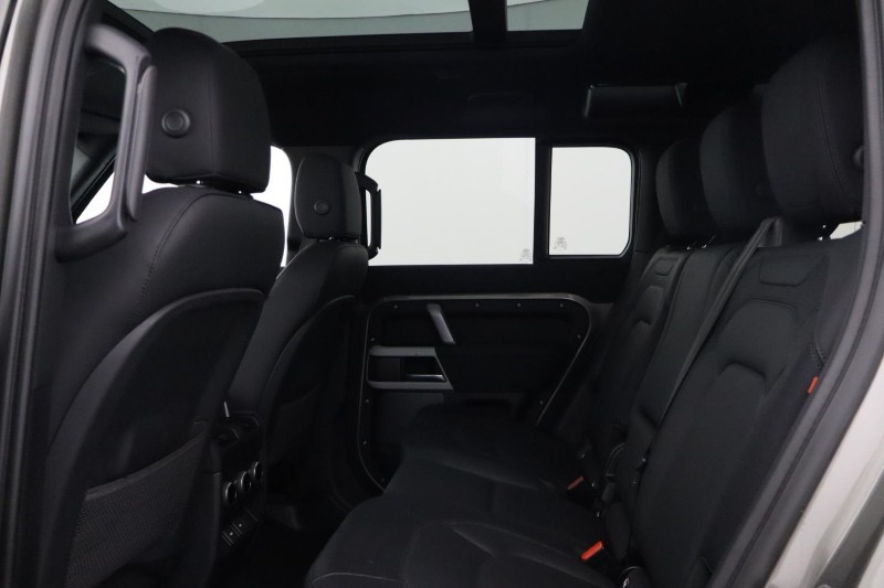 2023 (23) LAND ROVER DEFENDER 3.0 D250 X-Dynamic SE 110 5dr Auto [7 Seat] 5477146