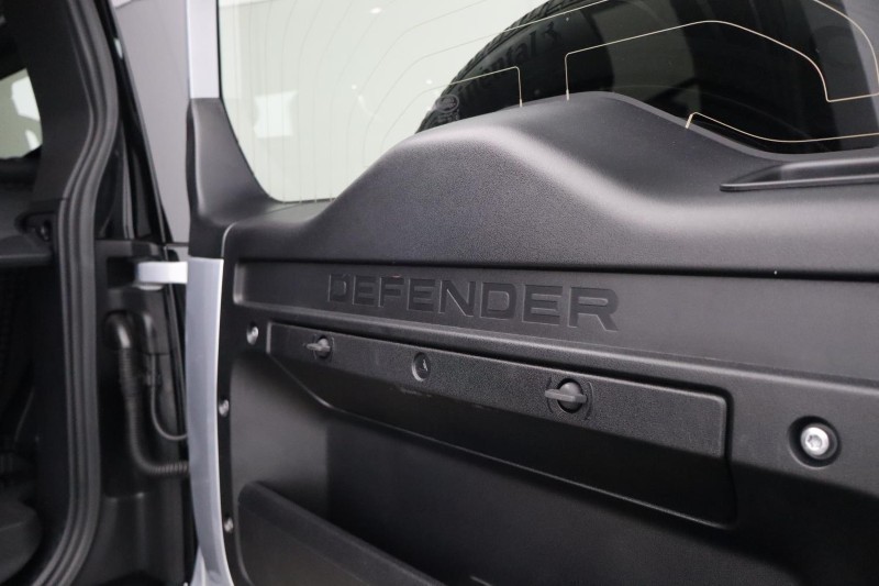 2024 (24) LAND ROVER DEFENDER 3.0 D300 X-Dynamic HSE 90 3dr Auto 5479281