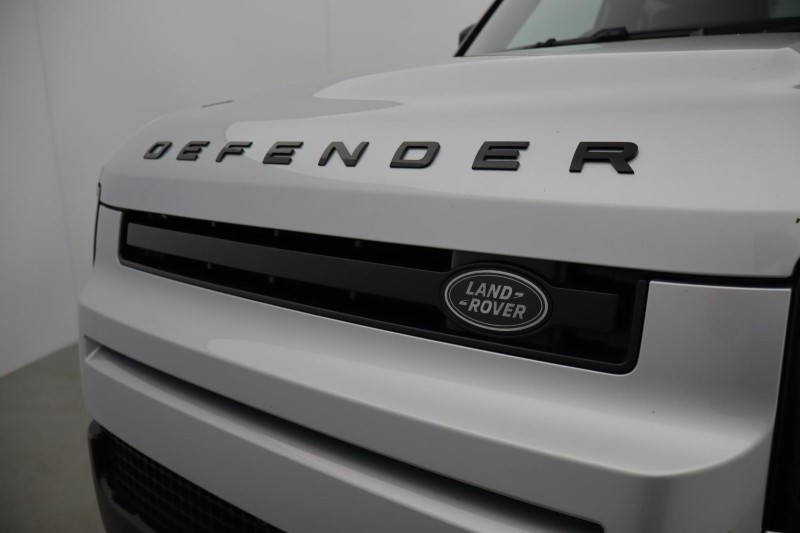 2024 (24) LAND ROVER DEFENDER 3.0 D300 X-Dynamic HSE 90 3dr Auto 5479340