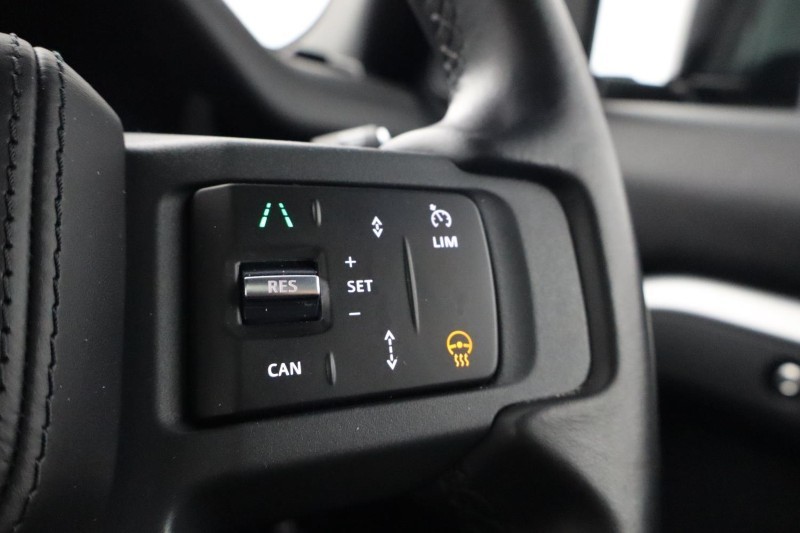 2024 (24) LAND ROVER DEFENDER 3.0 D300 X-Dynamic HSE 90 3dr Auto 5479311