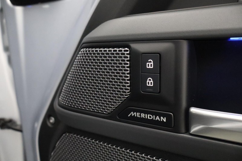 2024 (24) LAND ROVER DEFENDER 3.0 D300 X-Dynamic HSE 90 3dr Auto 5479292