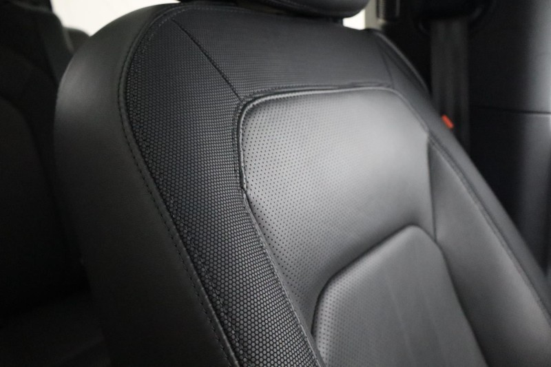 2024 (24) LAND ROVER DEFENDER 3.0 D300 X-Dynamic HSE 90 3dr Auto 5479331