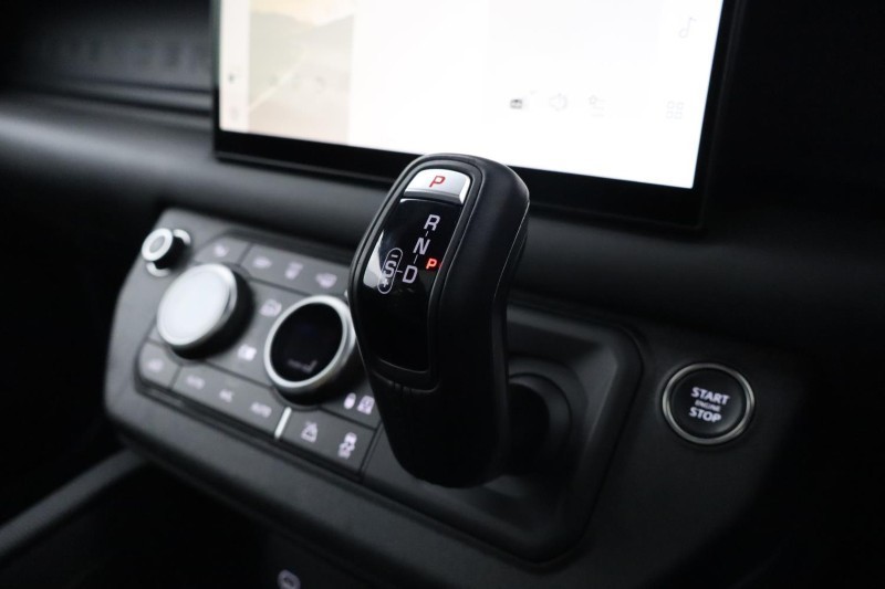 2024 (24) LAND ROVER DEFENDER 3.0 D300 X-Dynamic HSE 90 3dr Auto 5479314