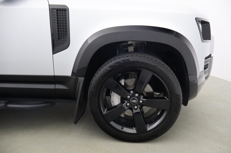 2024 (24) LAND ROVER DEFENDER 3.0 D300 X-Dynamic HSE 90 3dr Auto 5479337