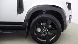 2024 (24) LAND ROVER DEFENDER 3.0 D300 X-Dynamic HSE 90 3dr Auto 5479337