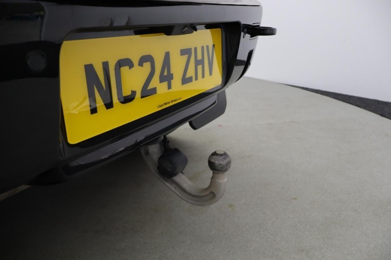 2024 (24) LAND ROVER DEFENDER 3.0 D300 X-Dynamic HSE 90 3dr Auto 5479283