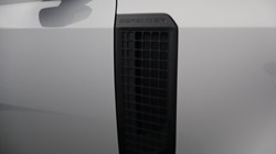 2024 (24) LAND ROVER DEFENDER 3.0 D300 X-Dynamic HSE 90 3dr Auto 5479334
