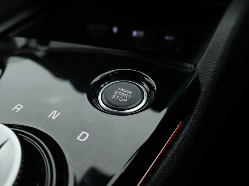 2025 (25) KIA SPORTAGE 1.6T GDi 207 HEV GT-Line S 5dr Auto 4702447