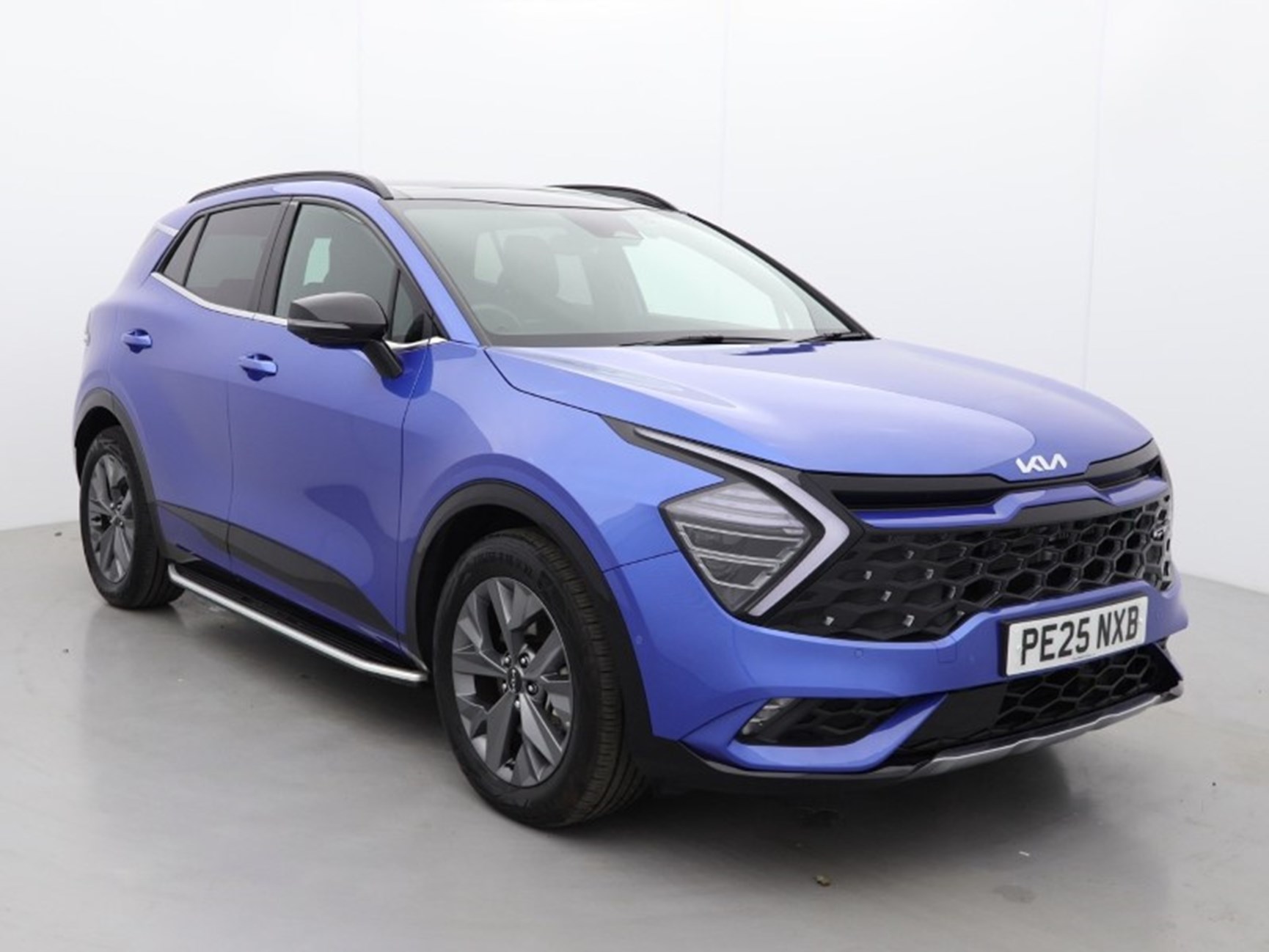 Used 2025 KIA SPORTAGE 1 6T GDi 207 HEV GT Line S 5dr Auto Blue used-2025-kia-sportage-1-6t-gdi-207-hev-gt-line-s-5dr-auto-blue
