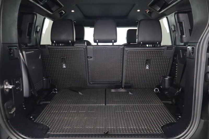 2023 (73) LAND ROVER DEFENDER 3.0 D250 X-Dynamic SE 110 5dr Auto [7 Seat] 5476930