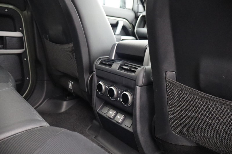 2023 (73) LAND ROVER DEFENDER 3.0 D250 X-Dynamic SE 110 5dr Auto [7 Seat] 5476942