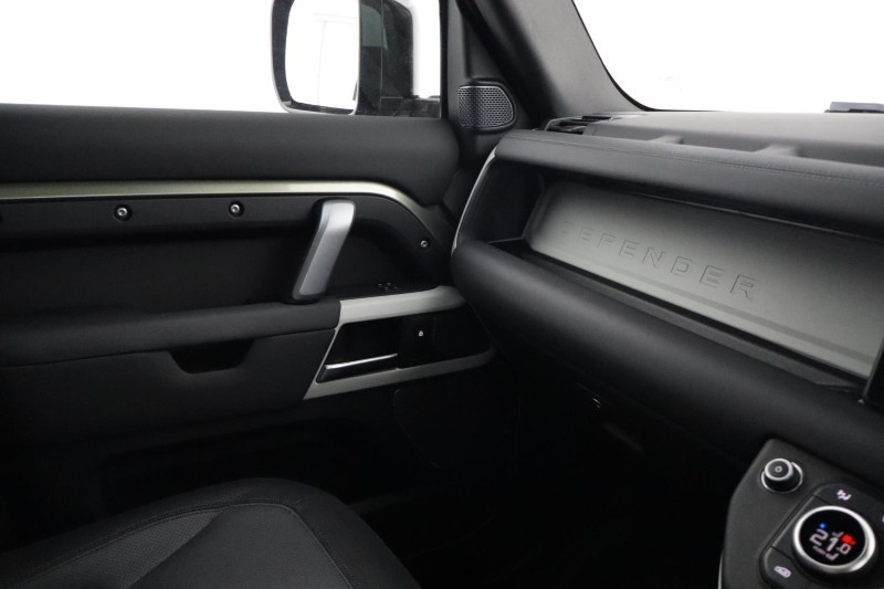 2023 (73) LAND ROVER DEFENDER 3.0 D250 X-Dynamic SE 110 5dr Auto [7 Seat] 5476972