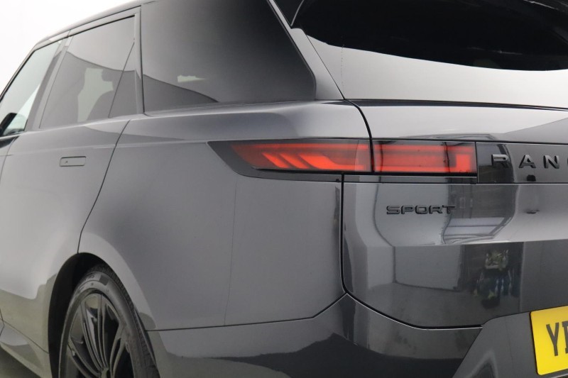 2026 (26) LAND ROVER RANGE ROVER SPORT 3.0 D300 Dynamic SE 5dr Auto 5796318