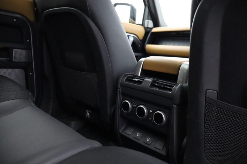 2022 (72) LAND ROVER DEFENDER 3.0 D300 X-Dynamic HSE 130 5dr Auto [8 Seat] 5502262