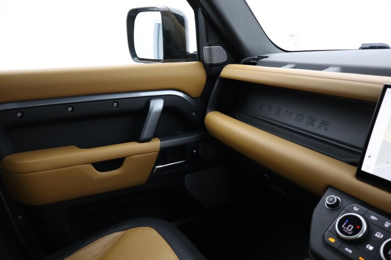 2022 (72) LAND ROVER DEFENDER 3.0 D300 X-Dynamic HSE 130 5dr Auto [8 Seat] 5502254
