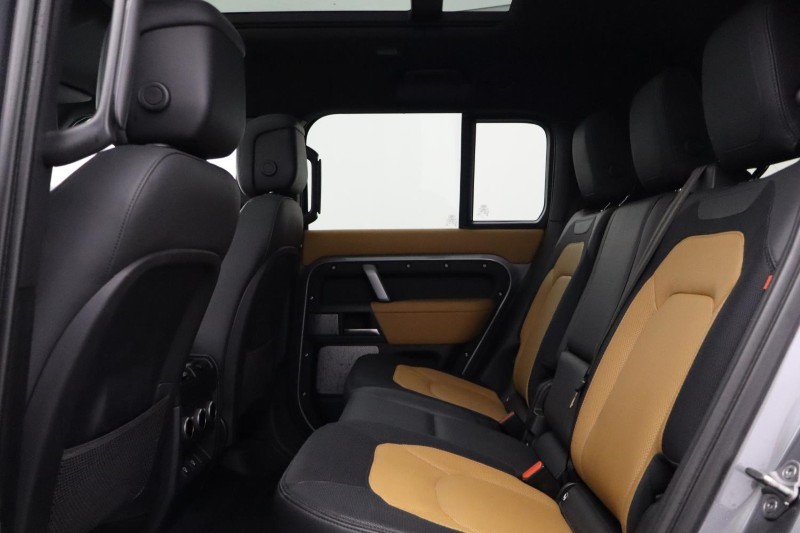 2022 (72) LAND ROVER DEFENDER 3.0 D300 X-Dynamic HSE 130 5dr Auto [8 Seat] 5502210